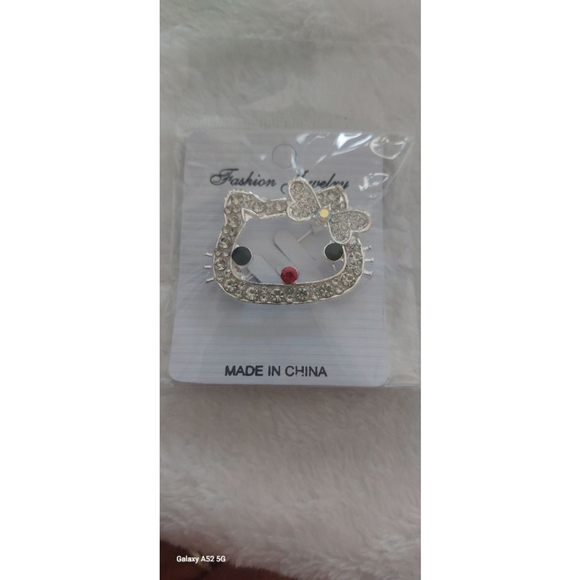 Glam Rhinestone Hello Kitty Pin - Picture 1 of 1